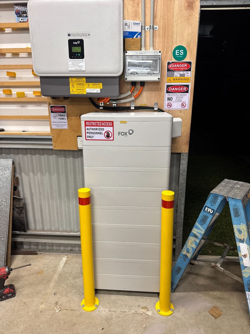 Complete Fox ESS hybrid inverter and battery system installed in a shed